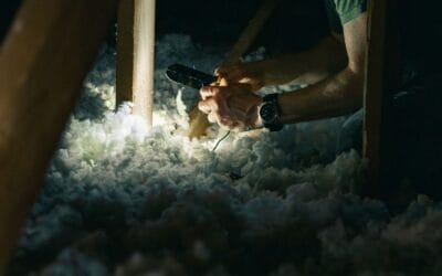 Jakie błędy popełniają osoby przy ocieplaniu domu celulozą i jak ich uniknąć?