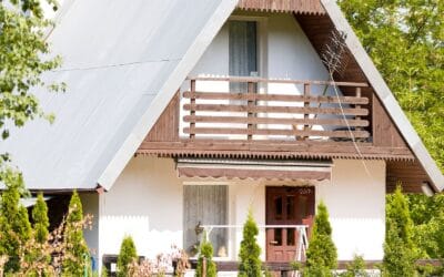 Ocieplenie domku letniskowego celulozą – czy to się opłaca?