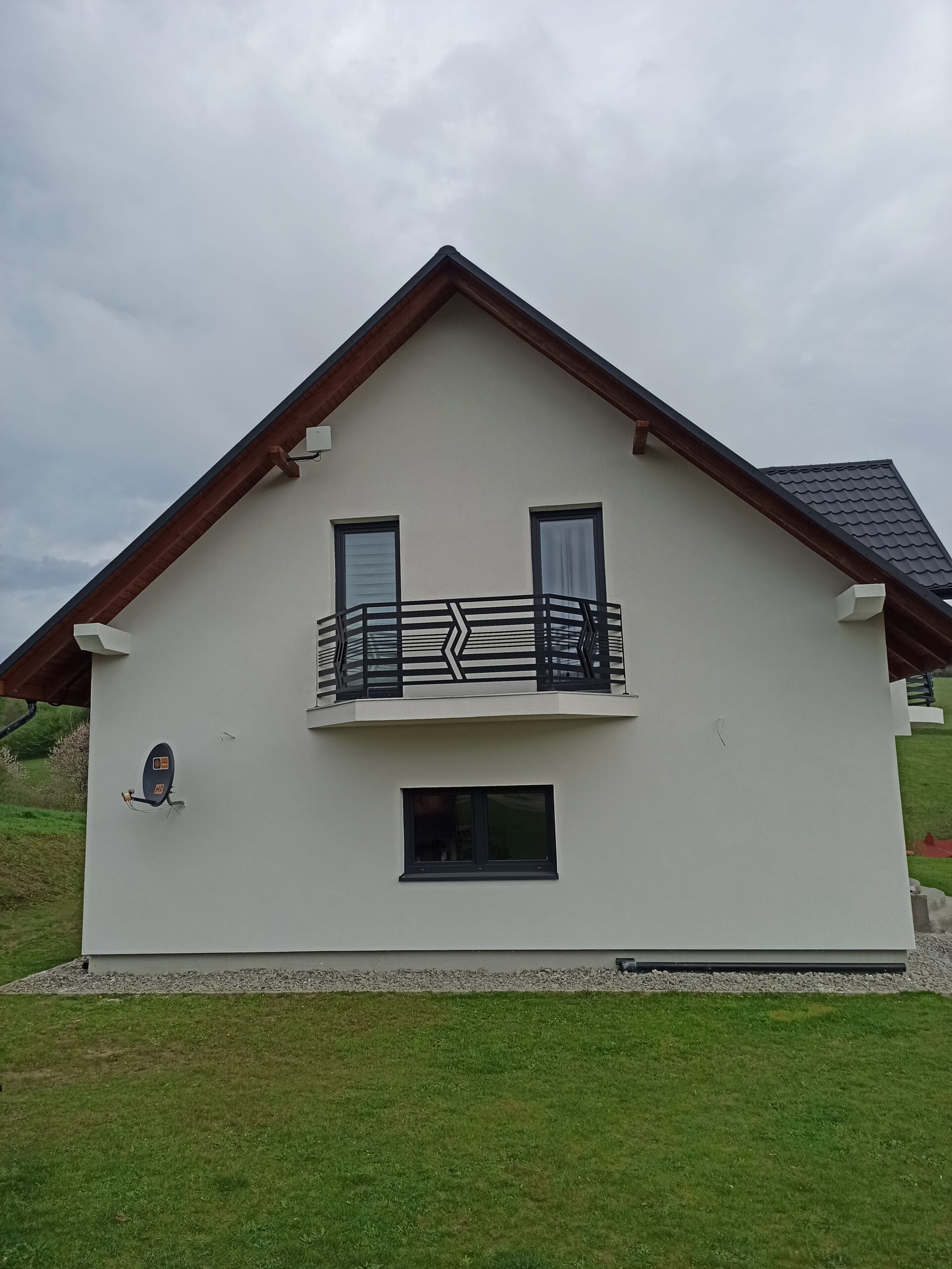 ocieplenie-elewacji-styropianem_tynk_1