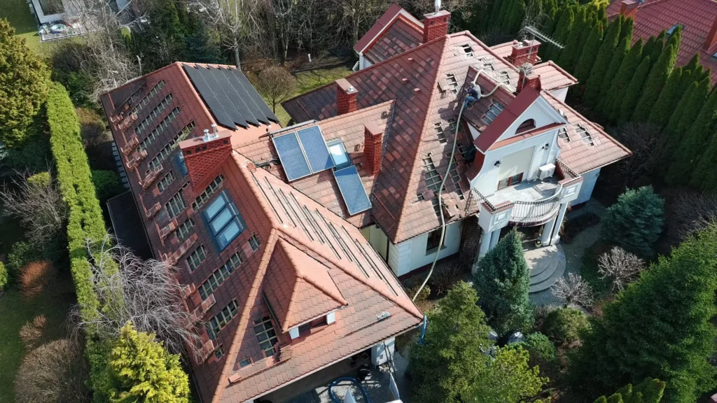 Naprawy izolacji dachu po kunie Warszawa